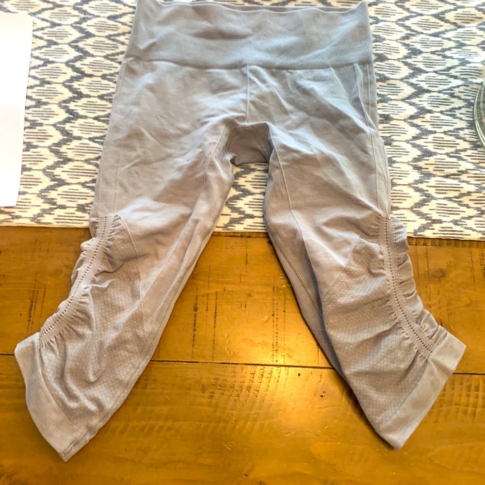 Lululemon crop gray pants